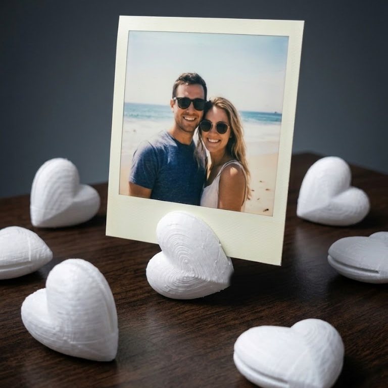 Suporte de Foto Polaroid Coração Impresso em 3D